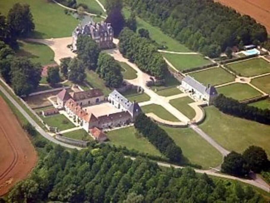 Charming Romantic Tower In Chateau Estate Ocquerre Luaran gambar