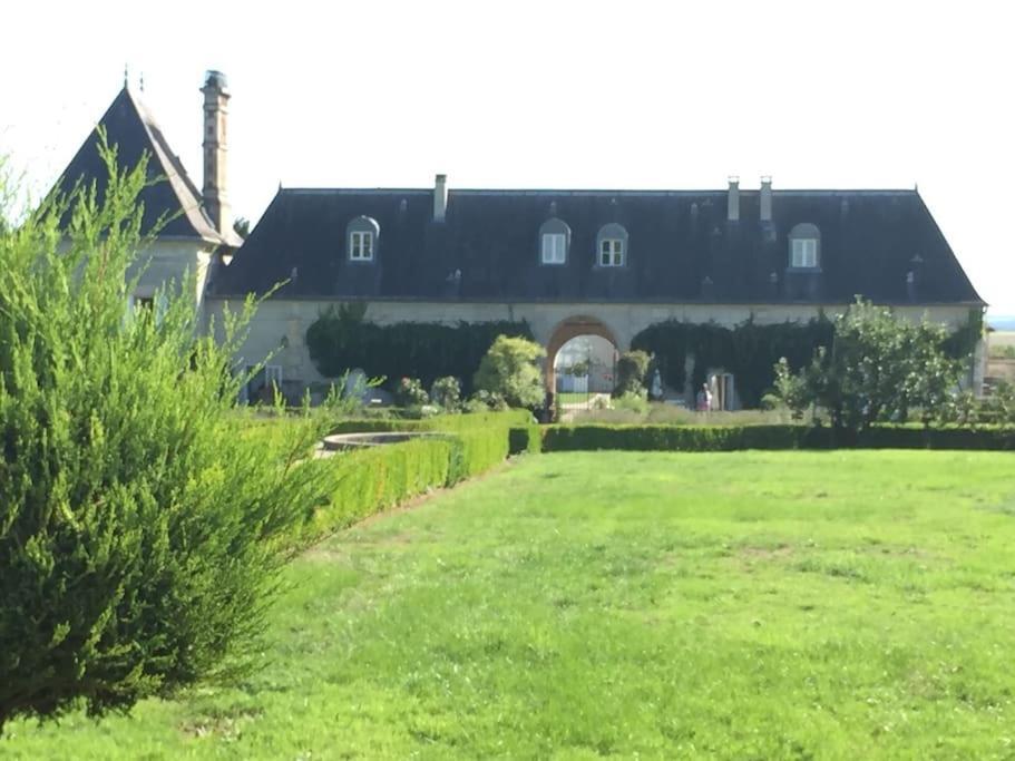 Charming Romantic Tower In Chateau Estate Ocquerre Luaran gambar